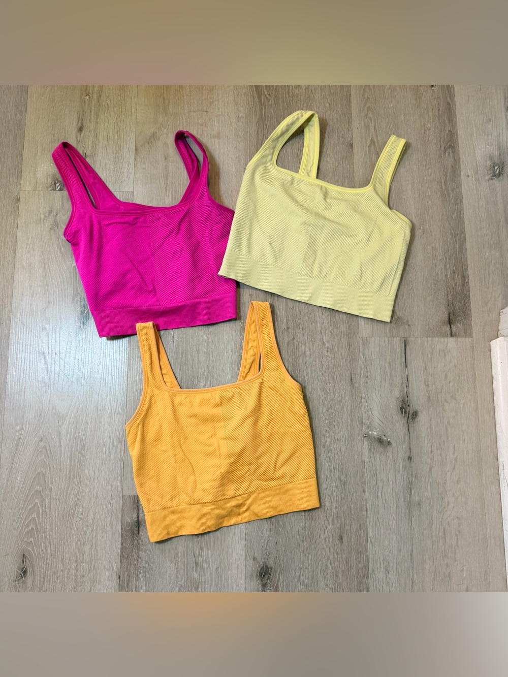 Lot of 3 Target All In Motion Seamless Cropped Workout Tanks - Size large